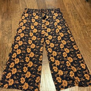 Johnny Was XL, gorgeous luxurious 💯% silk, navy w gold flowers galore